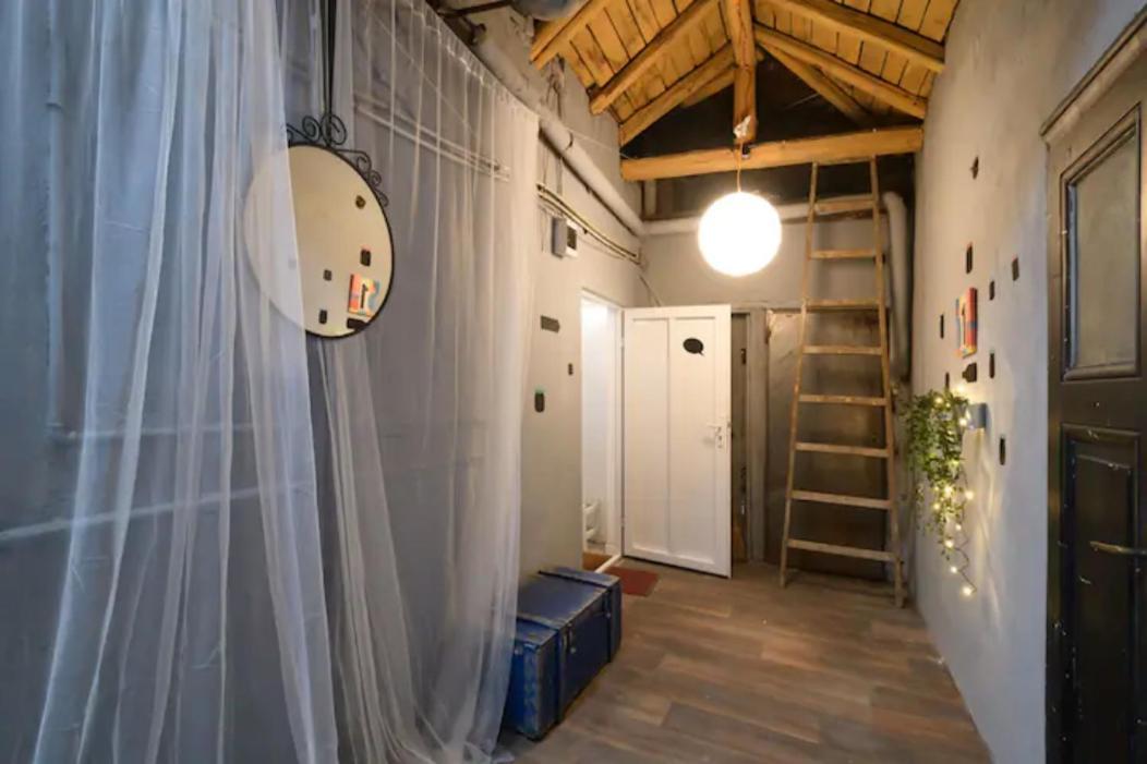 Appartamento Cozy Loft In The Heart Of Sofia Esterno foto